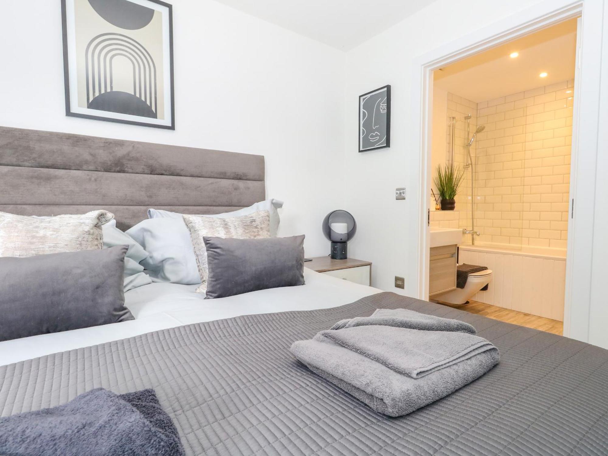 Villa 66A Danecourt Road à Poole Extérieur photo