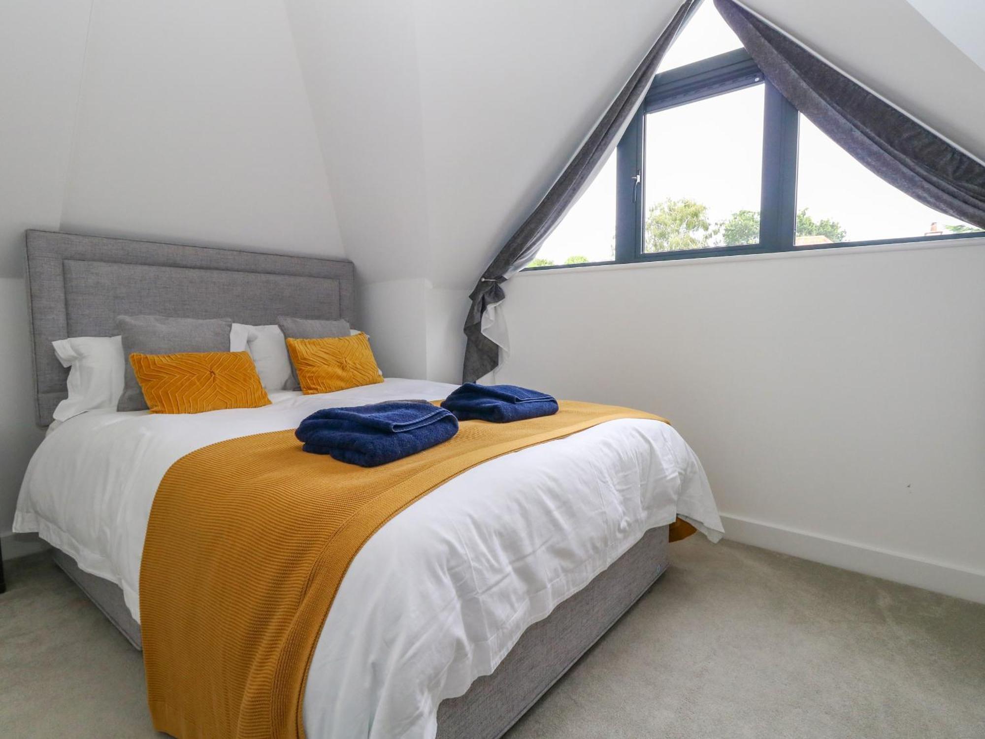 Villa 66A Danecourt Road à Poole Extérieur photo