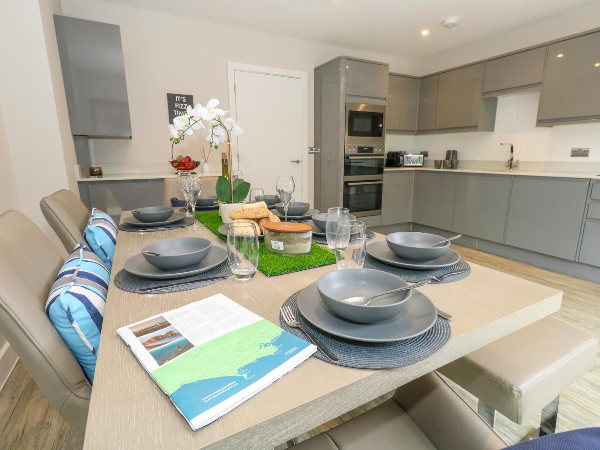 Villa 66A Danecourt Road à Poole Extérieur photo