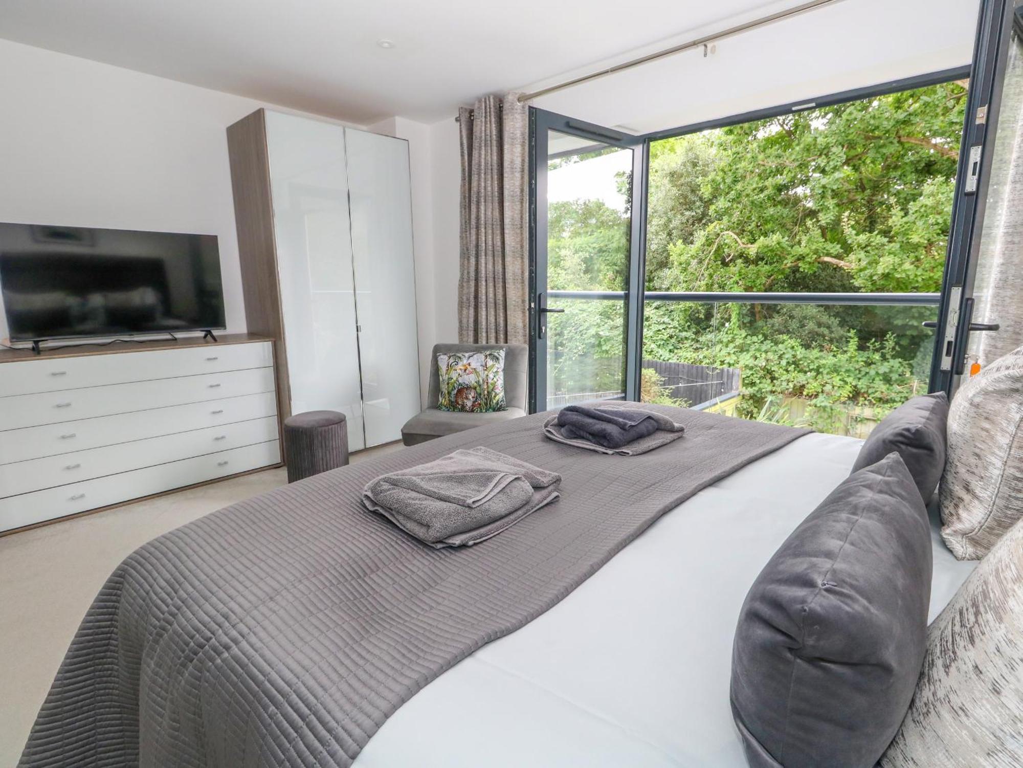 Villa 66A Danecourt Road à Poole Extérieur photo